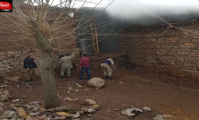 Alkatyan (Karasalkım) Köyünde Yangın: 3 Ev Yandı