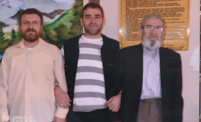 Baba ve oğul buz gibi hücrede yaşam mücadelesi veriyor  