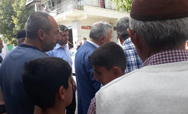 Elazığ Milletvekili Zülfü Demirbağ İle Palu Halkı Arasında Gerginlik Kameramıza Yansıdı