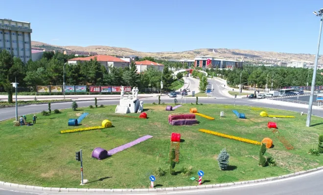 400 BİN ÇİÇEK TOPRAKLA BULUŞTU