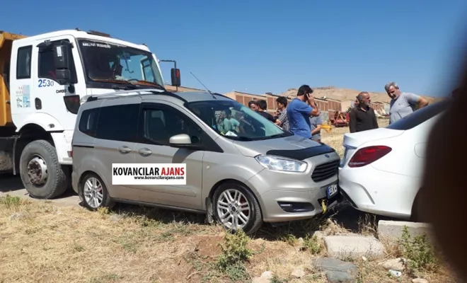 Freni Boşalan Kamyon 2 Araca Çarptı