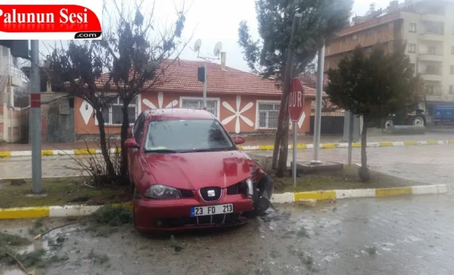 Fren Yerine Gaza Basınca Kaza Yaptı