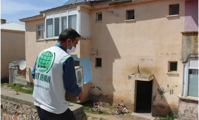 Umut Kervanı Palu`da Ramazan yardımında bulundu