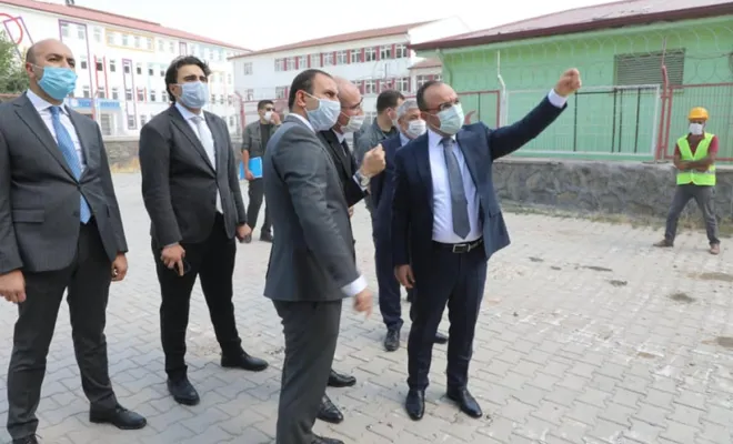 Elazığ Valisi Hasar Gören Binaların Yıkım İşlemlerini Yerinde İnceledi