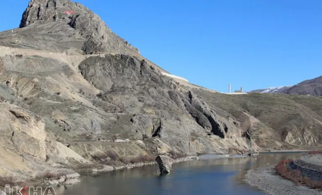 Keşfedilmeyi bekleyen hazine: 5 bin yıllık Palu Kalesi 