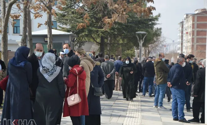 Elazığlı depremzedeler milletvekilleri ile görüştü 