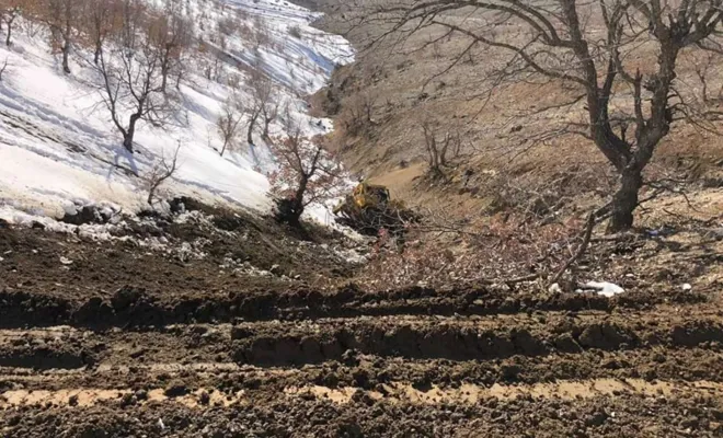 Elazığ'da dozer şarampole yuvarlandı: 1 ölü 