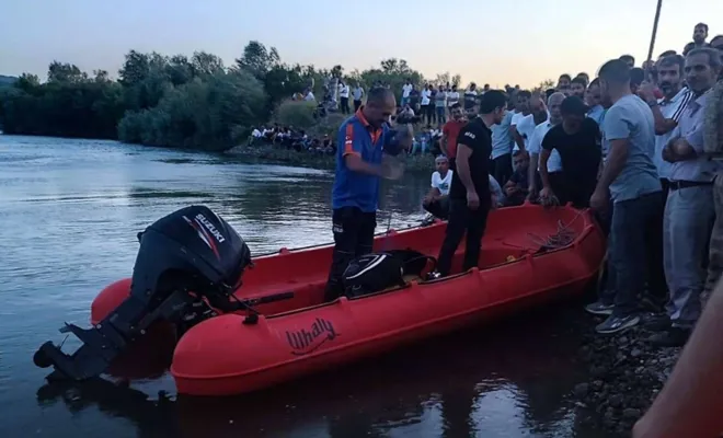 Murat Nehri’nde kayıp şahsı arama çalışmaları sürüyor 