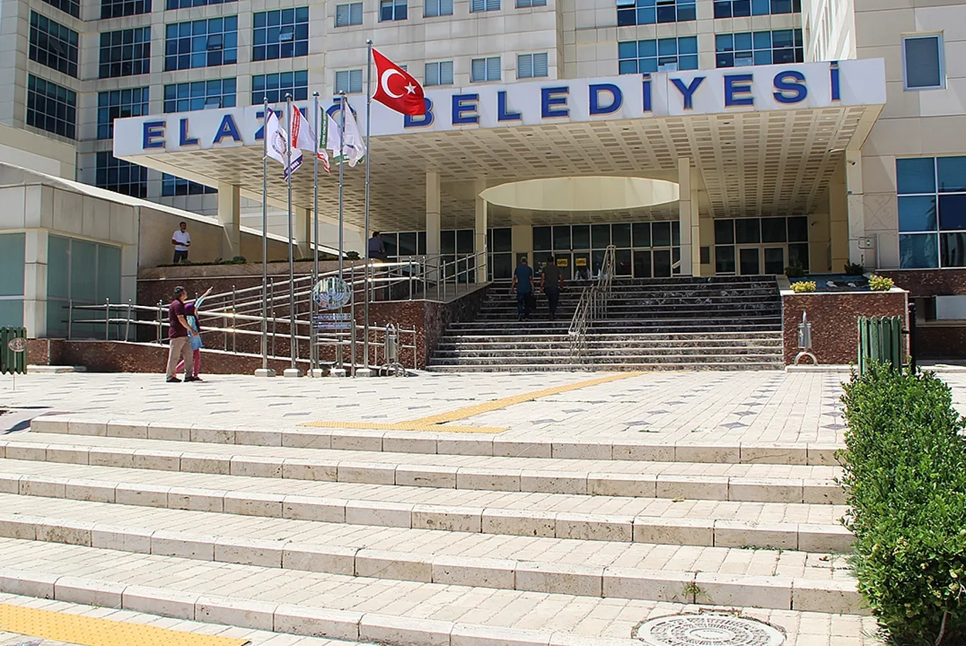 İLK HAC KAFİLESİ DUALARLA UĞURLANDI