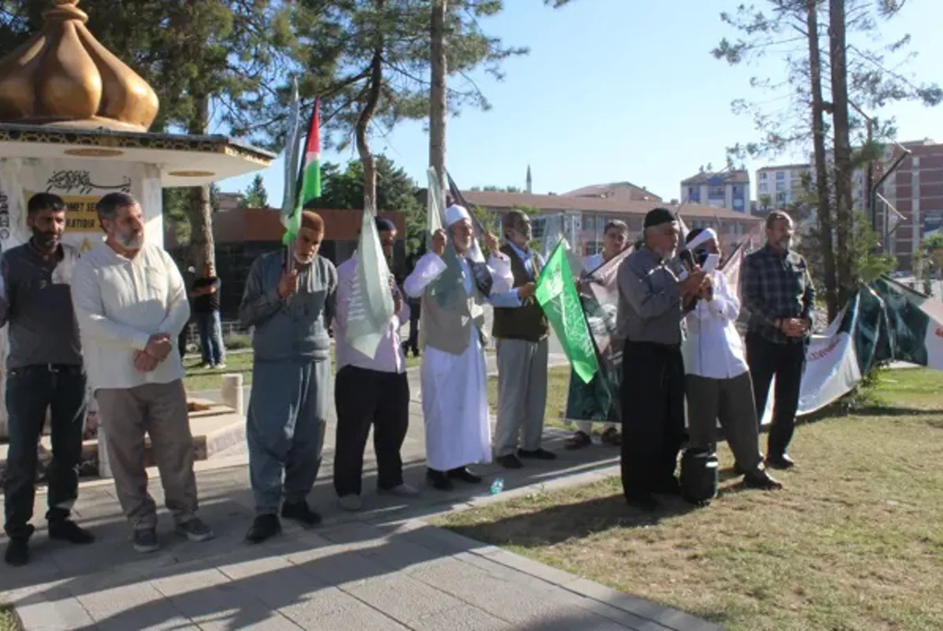 Palu Kavşağında Kırmızı Işık İhlali: Yaya Ağır Yaralandı