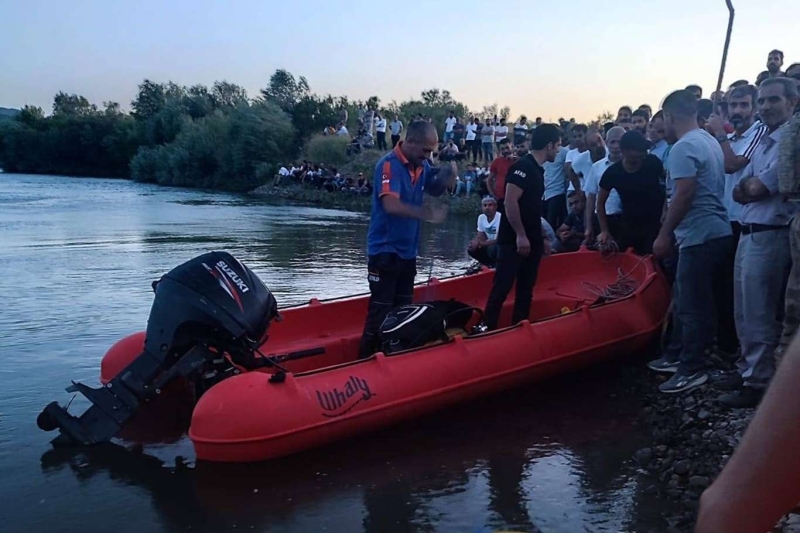 Murat Nehri’nde kayıp şahsı arama çalışmaları sürüyor 